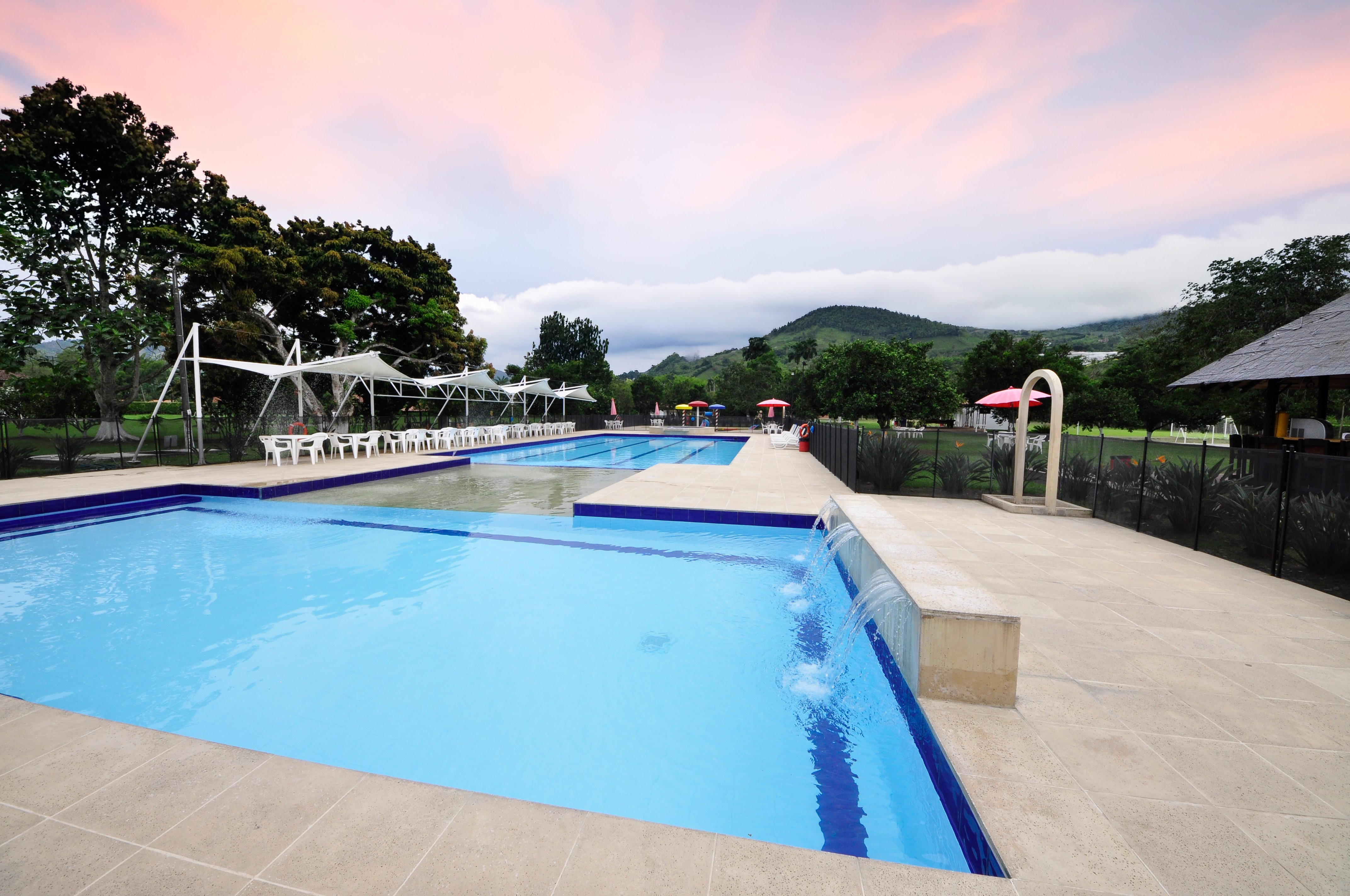 Piscina Atardecer